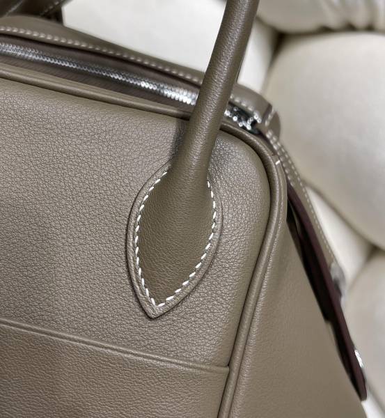  Handbags Hermes Lindy size:26 cm