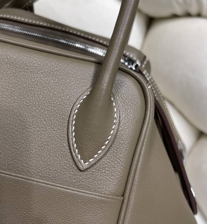  Handbags Hermes Lindy size:26 cm