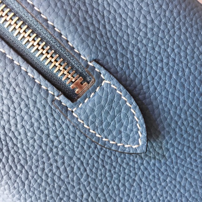  Handbags Hermes H Victoria 