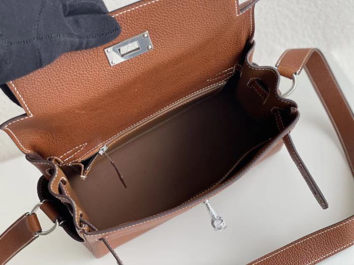  Handbags Hermes  kelly messenger 