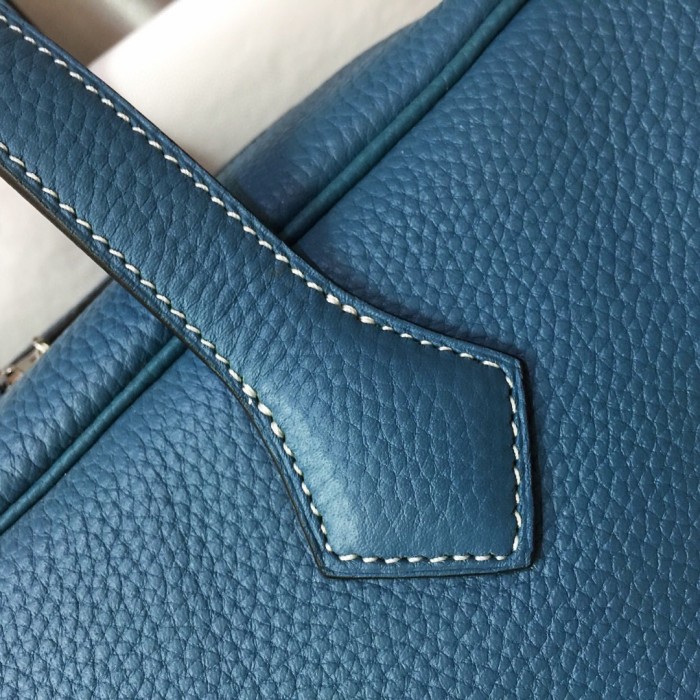  Handbags Hermes H Victoria 