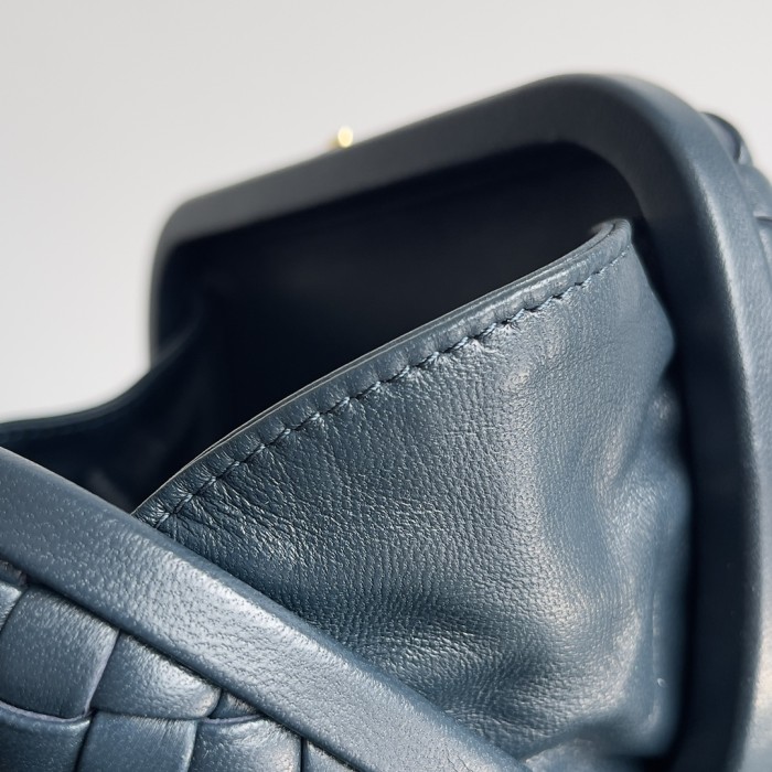 handbags Bottega Veneta 717622 size:20.5*6*12.5