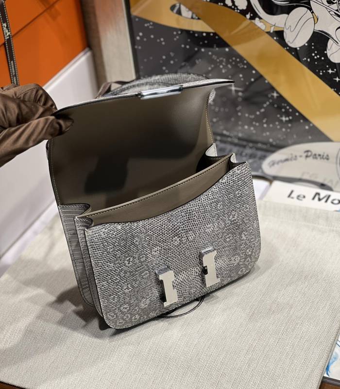  Handbags Hermes Constance  size:19 cm