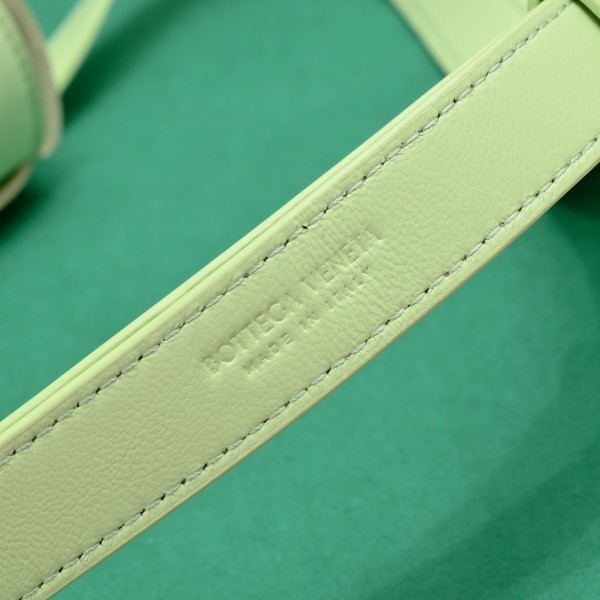 handbags Bottega Veneta 6815# size:17.5*9.5*5cm