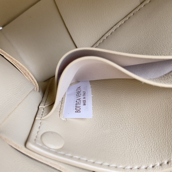 handbags Bottega Veneta 730543 size:23*6.5*16cm