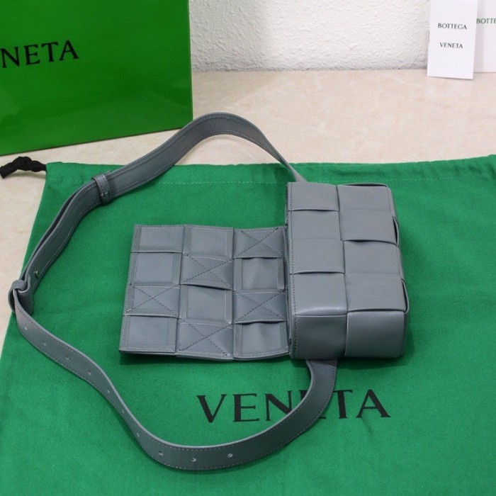 handbags Bottega Veneta 6815# size:17.5*9.5*5cm