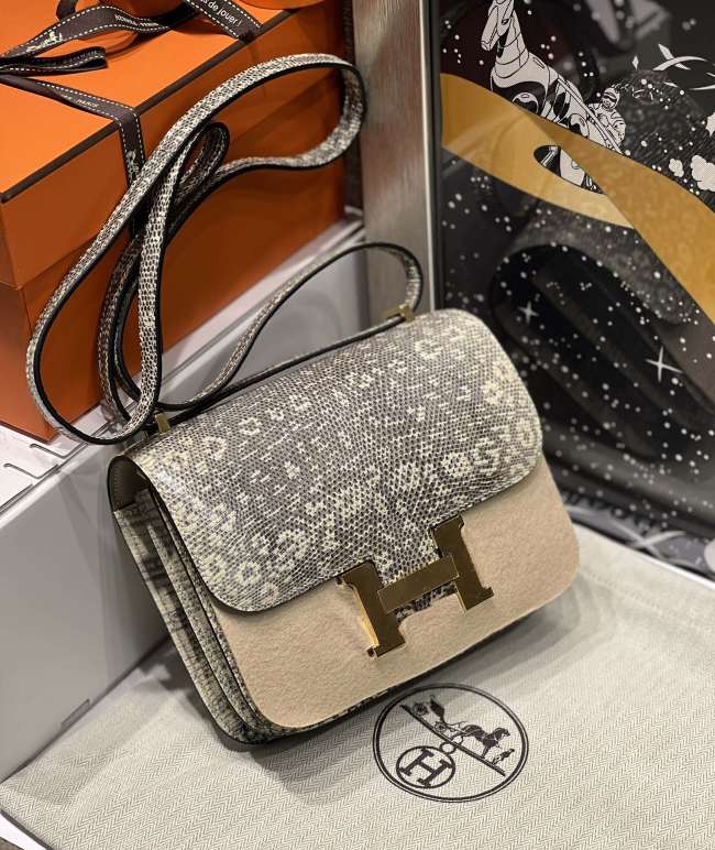  Handbags Hermes Constance  size:19 cm