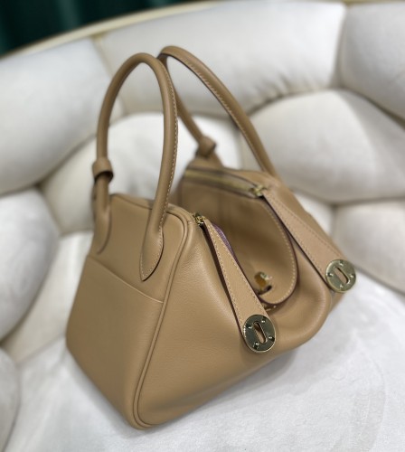  Handbags Hermes Lindy size:26 cm