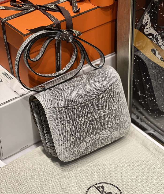  Handbags Hermes Constance  size:19 cm