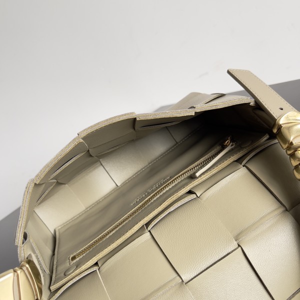 handbags Bottega Veneta 666870 size:23*15*5.5cm