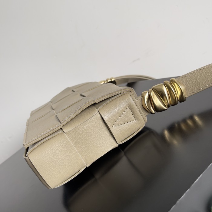 handbags Bottega Veneta 666870 size:23*15*5.5cm