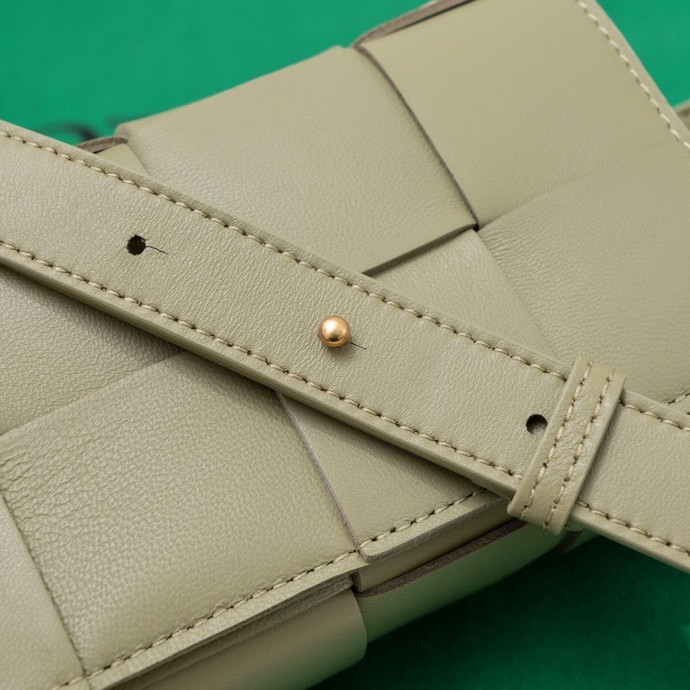 handbags Bottega Veneta 6815# size:17.5*9.5*5cm