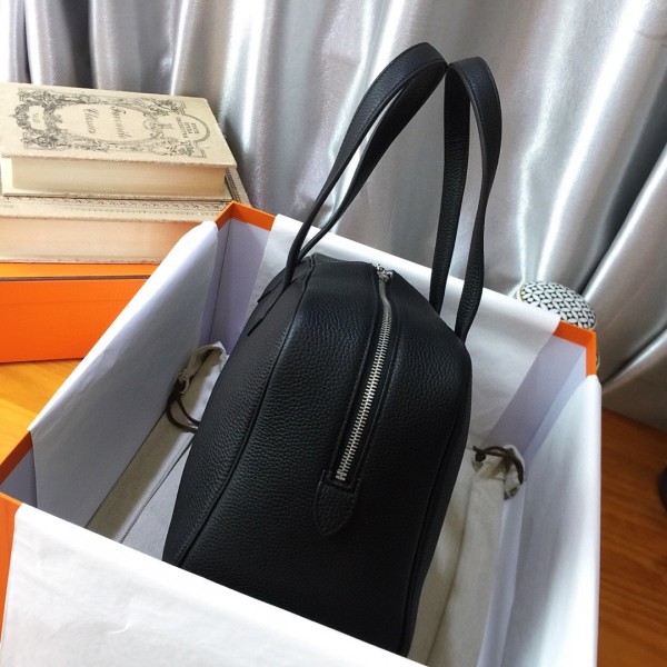  Handbags Hermes H Victoria 
