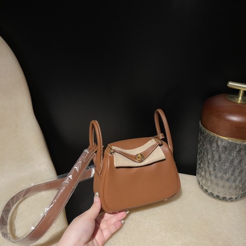 Handbags Hermes Mini Lindy  size:18 cm