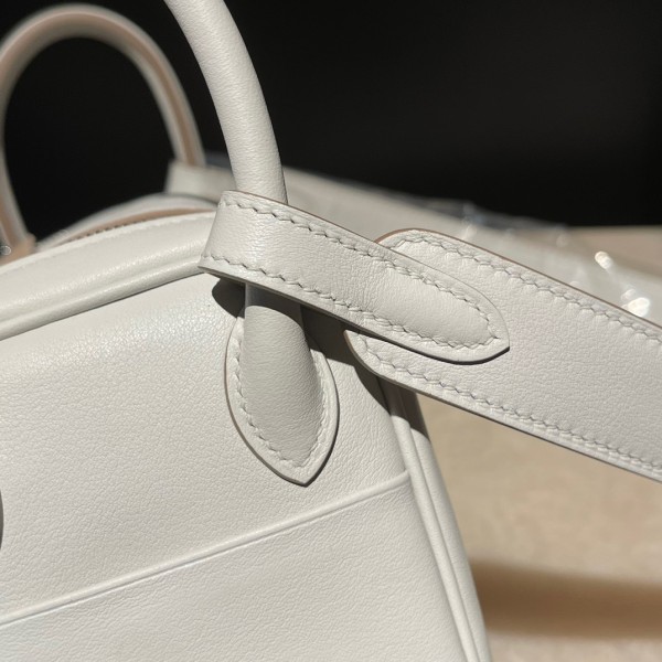  Handbags Hermes Mini Lindy  size:18 cm