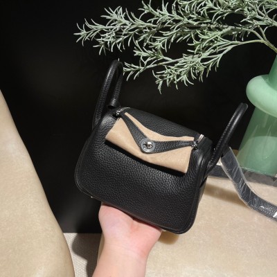  Handbags Hermes Mini Lindy  size:18 cm