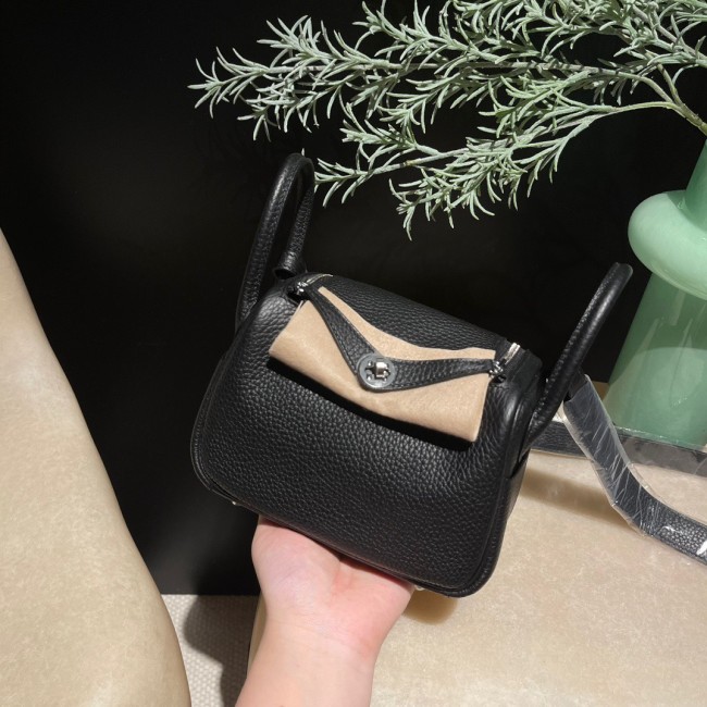  Handbags Hermes Mini Lindy  size:18 cm