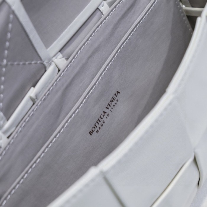 handbags Bottega Veneta 6815# size:17.5*9.5*5cm