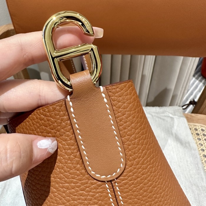  Handbags Hermes in the loop size:18 cm