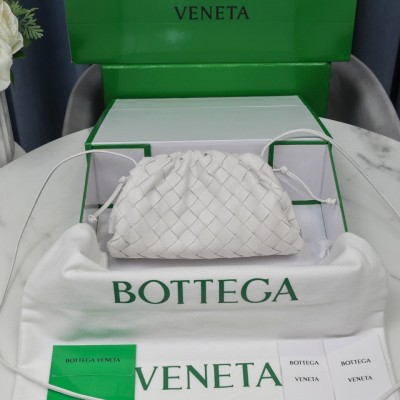 handbags Bottega Veneta The pouch size:23*13*8