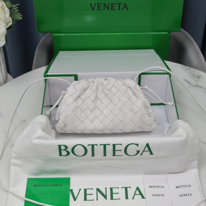 handbags Bottega Veneta The pouch size:23*13*8