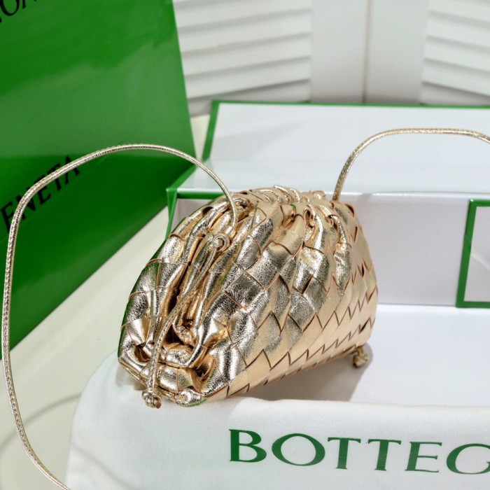 handbags Bottega Veneta The pouch size:23*13*8