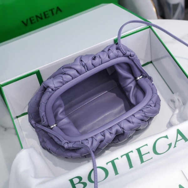 handbags Bottega Veneta The pouch size:23*13*8