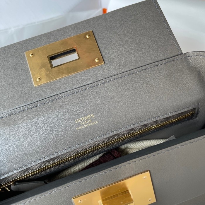  Handbags Hermes mini ever color size：21 cm
