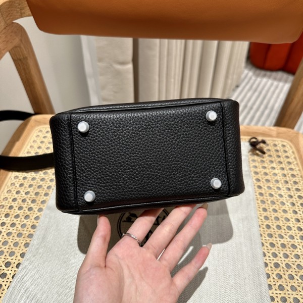  Handbags Hermes mini Lindy size:19 cm