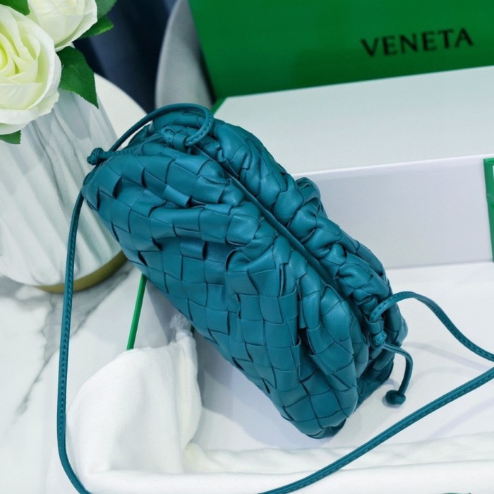 handbags Bottega Veneta The pouch size:23*13*8