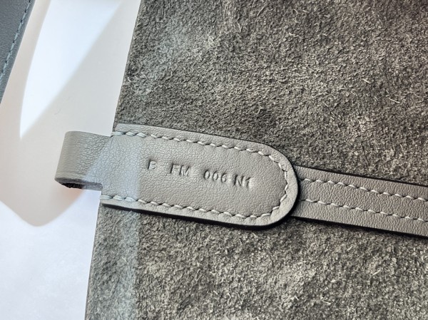  Handbags Hermes in the loop size:18 cm