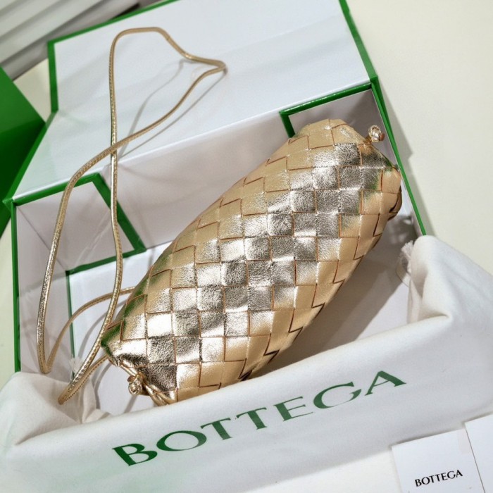 handbags Bottega Veneta The pouch size:23*13*8