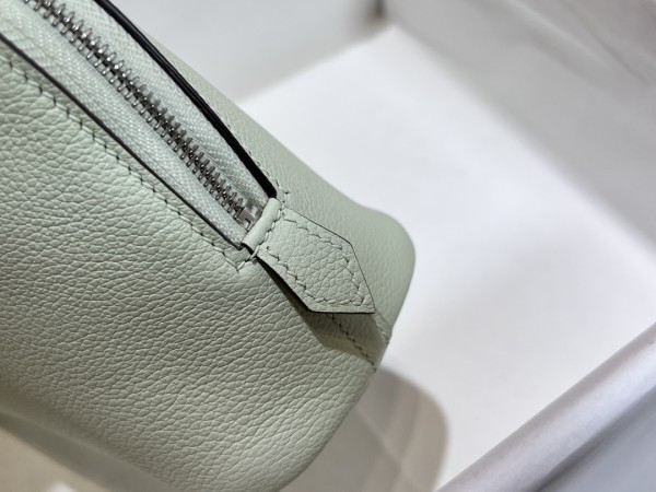  Handbags Hermes Mini bolide size:19*14*8 cm