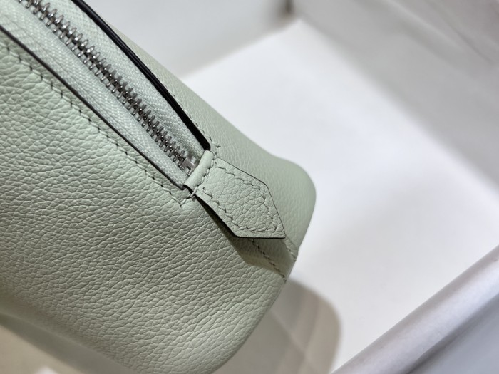  Handbags Hermes Mini bolide size:19*14*8 cm