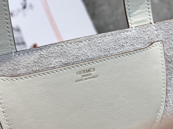  Handbags Hermes in the loop size:18 cm