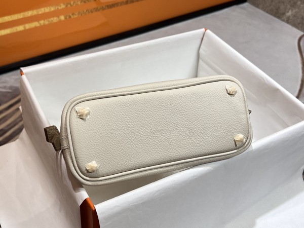  Handbags Hermes Mini bolide size:19*14*8 cm