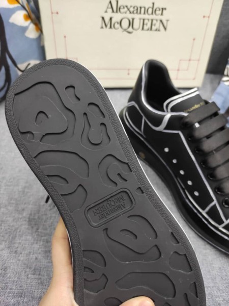 Alexander McQueen Oversized Black White Outline