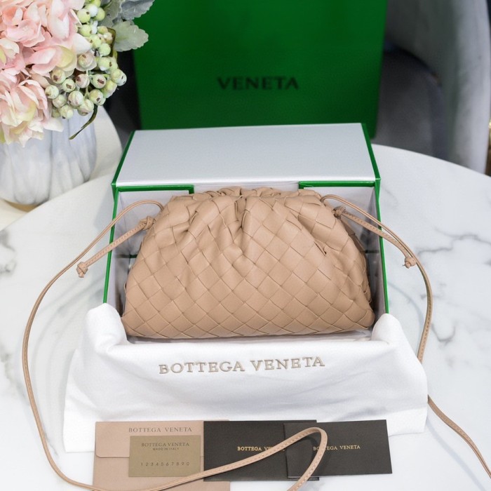 handbags Bottega Veneta The pouch size:23*13*8