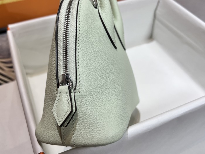  Handbags Hermes Mini bolide size:19*14*8 cm