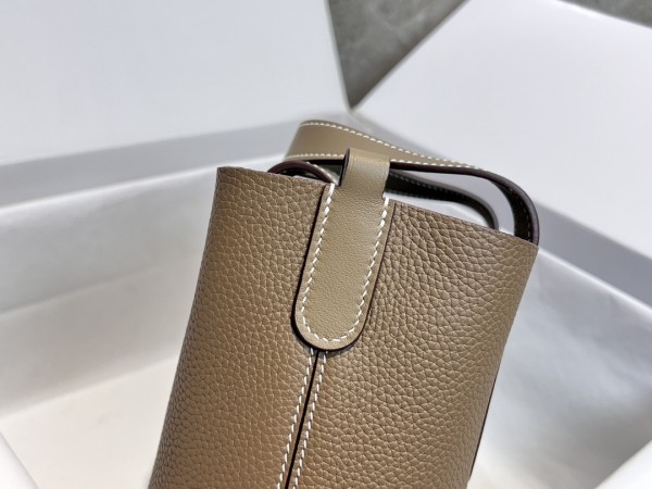  Handbags Hermes in the loop size:18 cm