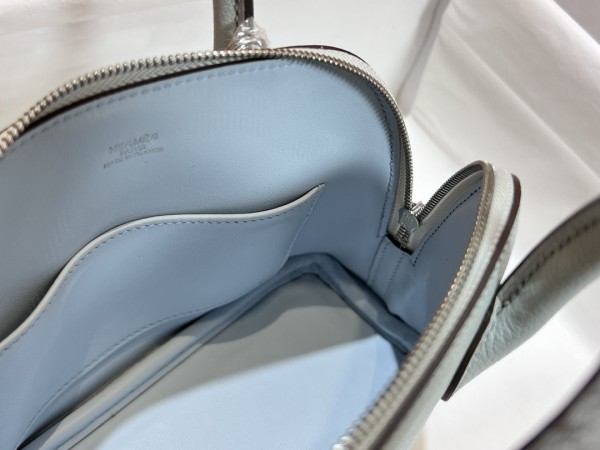  Handbags Hermes Mini bolide size:19*14*8 cm