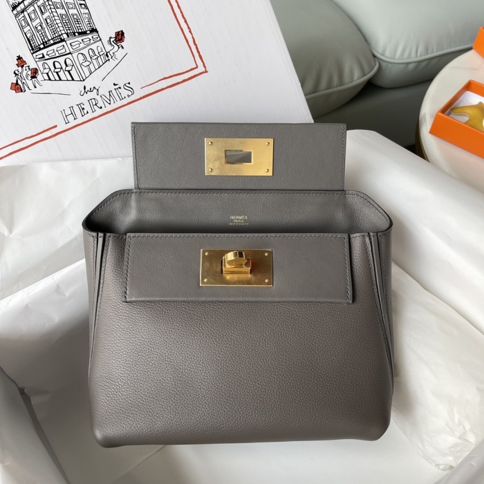  Handbags Hermes mini ever color size：21 cm
