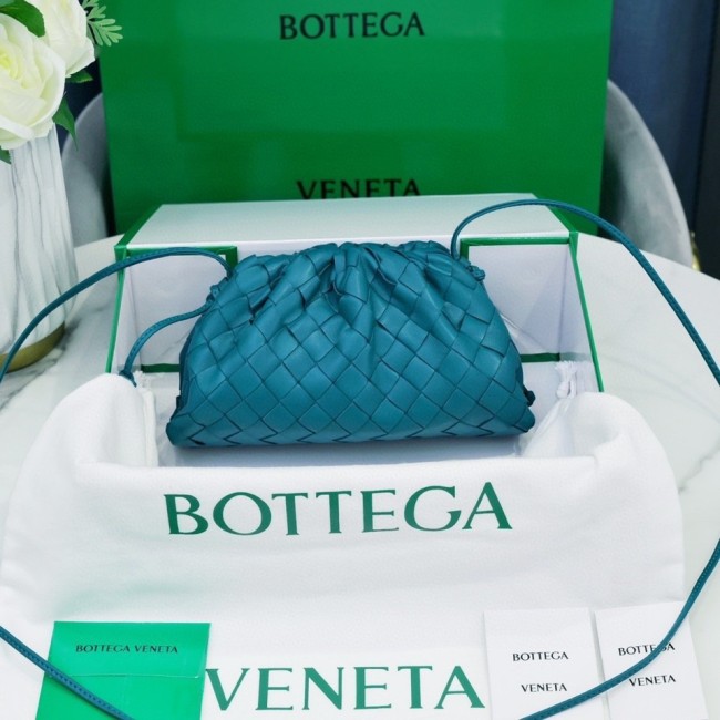 handbags Bottega Veneta The pouch size:23*13*8