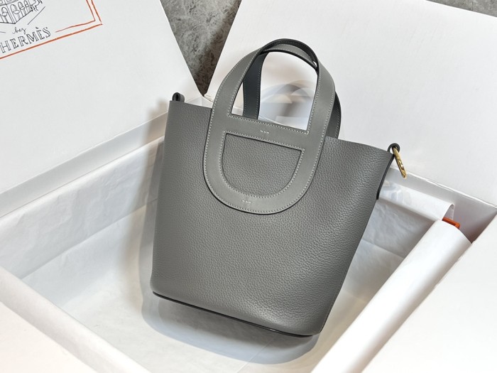  Handbags Hermes in the loop size:18 cm