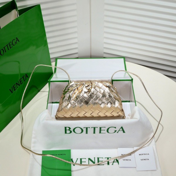 handbags Bottega Veneta The pouch size:23*13*8