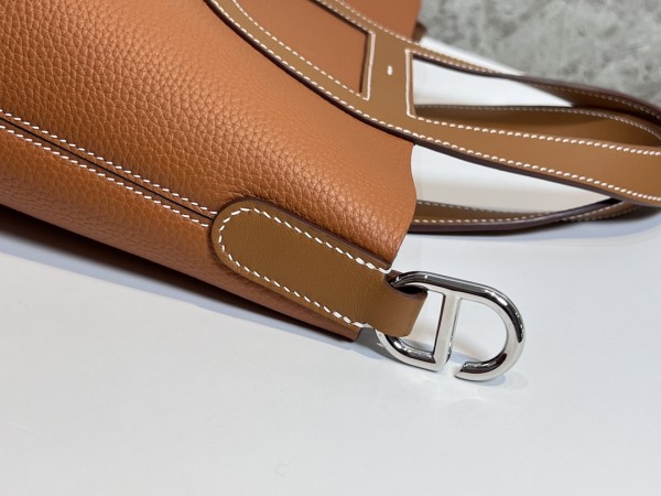  Handbags Hermes in the loop size:18 cm