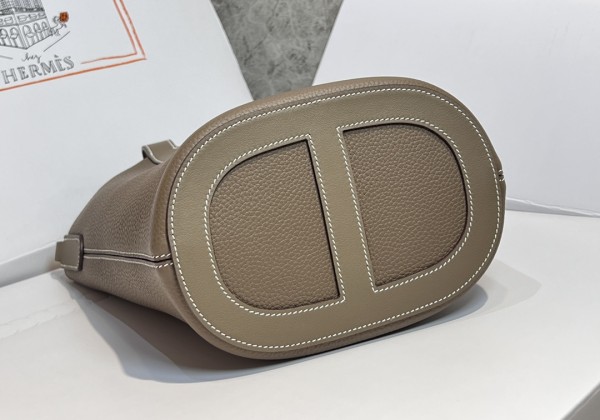  Handbags Hermes in the loop size:18 cm