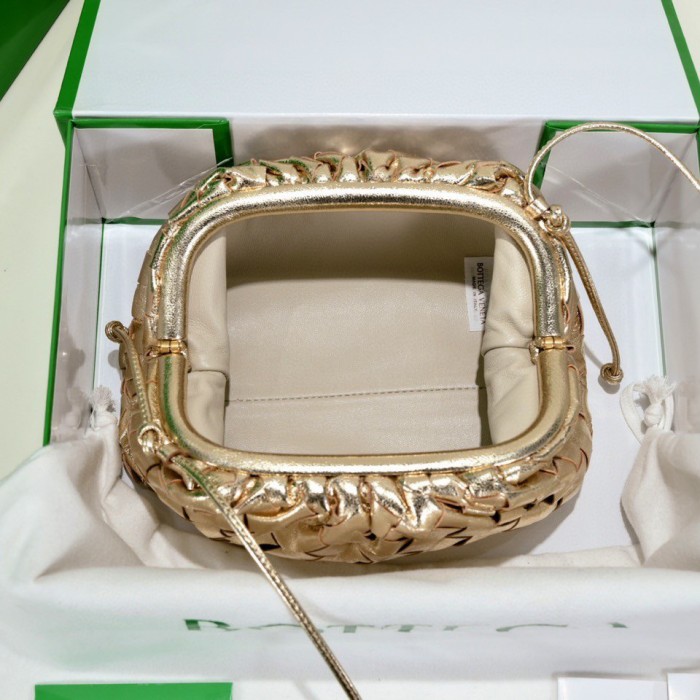 handbags Bottega Veneta The pouch size:23*13*8