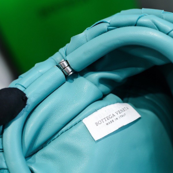 handbags Bottega Veneta The pouch size:23*13*8