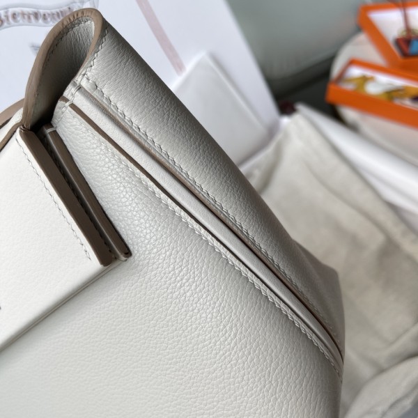  Handbags Hermes mini ever color size：21 cm